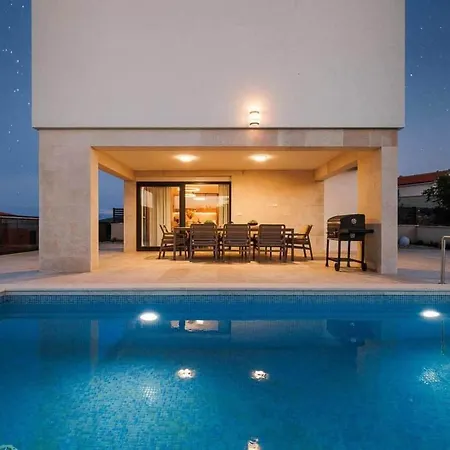 Brandneue -beheizter Pool Mit Schoenem Meerblick By Interhome * ヴルブニク