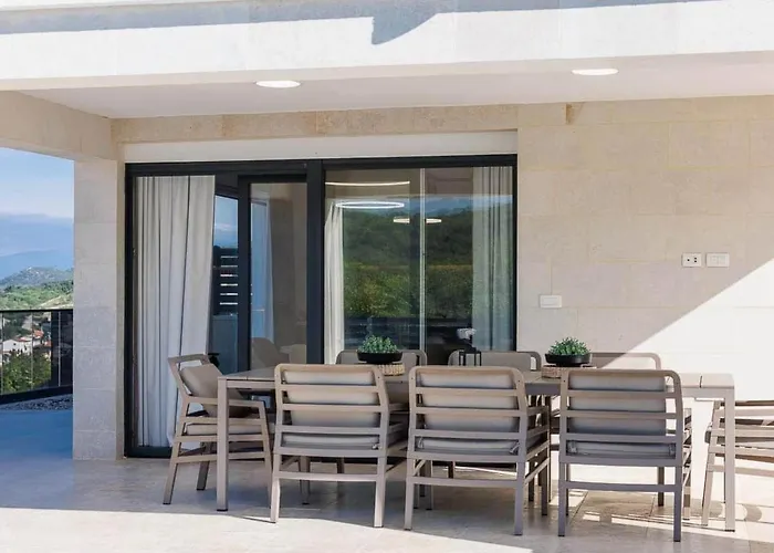Brandneue -beheizter Pool Mit Schoenem Meerblick By Interhome Casa vacanze