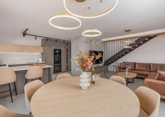 Semesterbostad Brandneue -beheizter Pool Mit Schoenem Meerblick By Interhome
