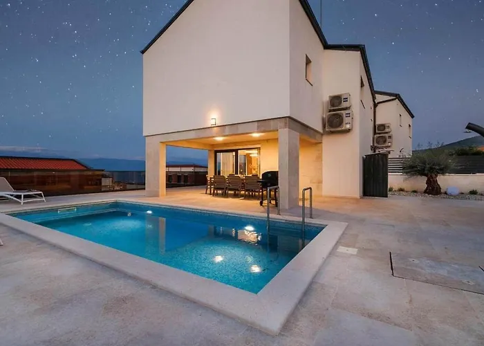 Brandneue -beheizter Pool Mit Schoenem Meerblick By Interhome Casa vacanze *