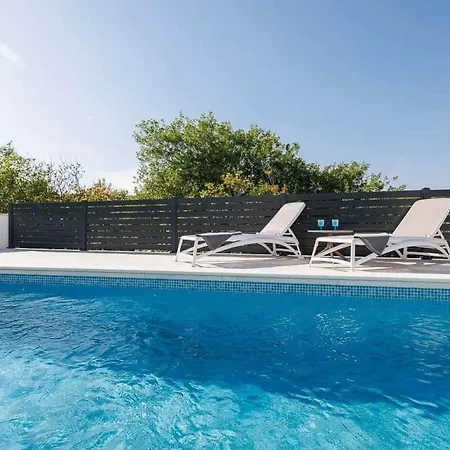 Brandneue -beheizter Pool Mit Schoenem Meerblick By Interhome Semesterbostad *